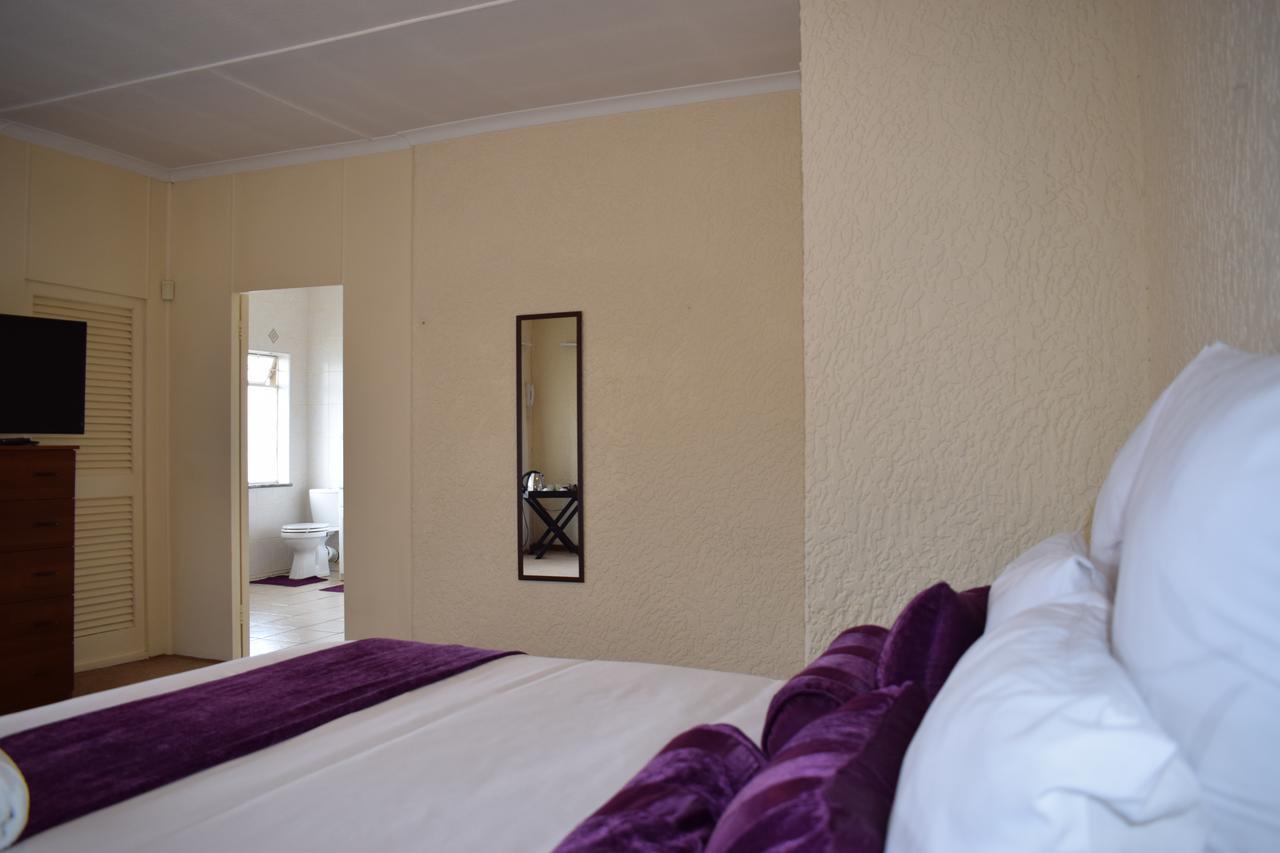 Moye Guest House Benoni Exterior photo