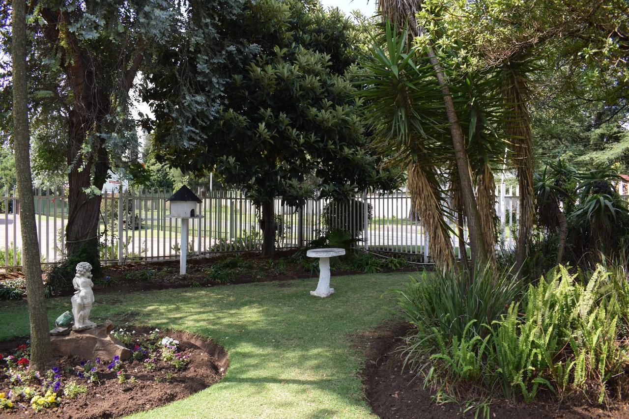 Moye Guest House Benoni Exterior photo